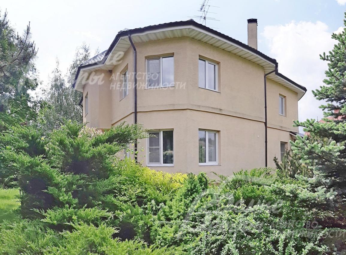 Множество деревьев на участке 15 соток