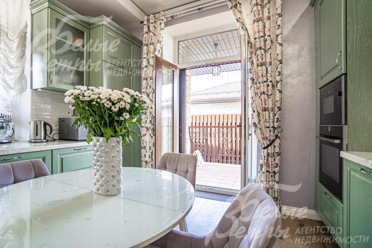 Кухня с выходом на террасу