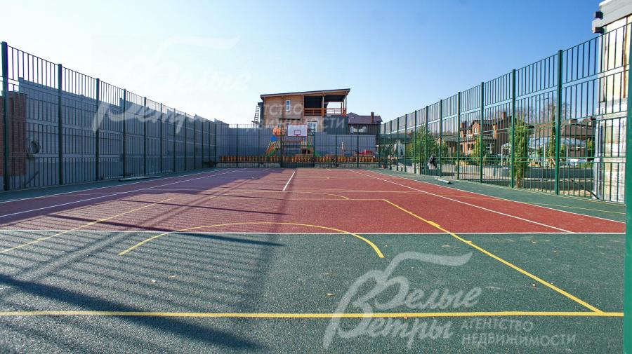 Многофункциональная спортивная площадка в поселке Валуевская Слобода