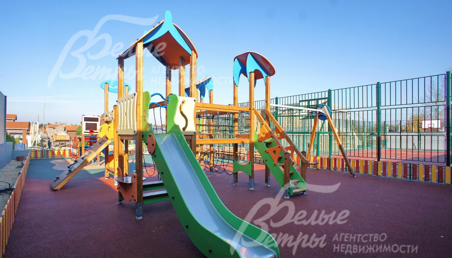 Детская площадка в поселке Валуевская Слобода