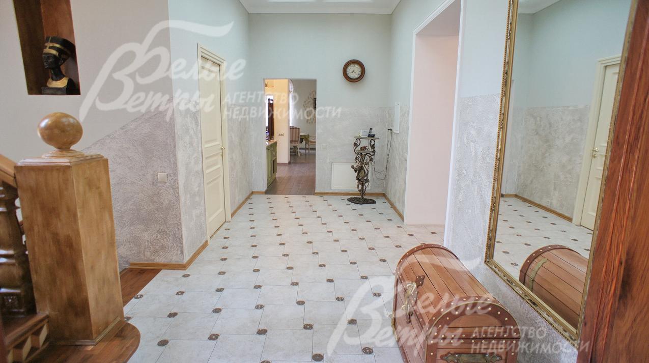 Коридор первого этажа