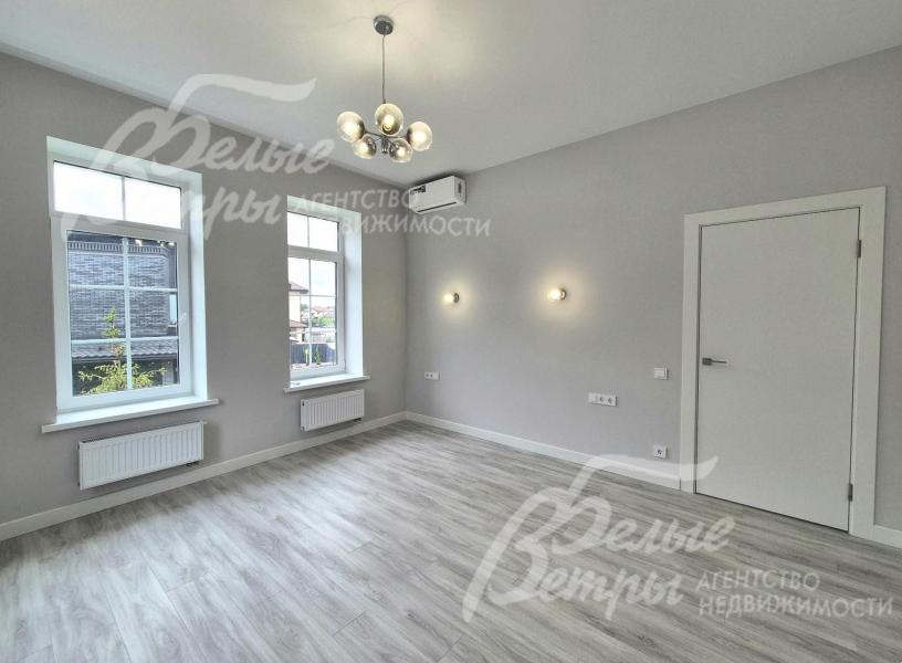 Одна из спален на 2-ом этаже.