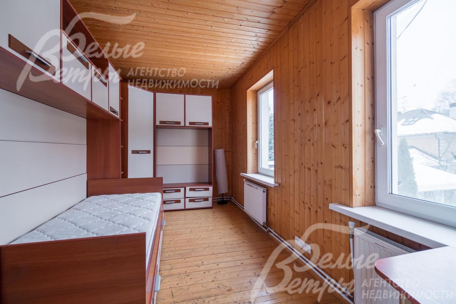 Одна из спален в гостевом доме