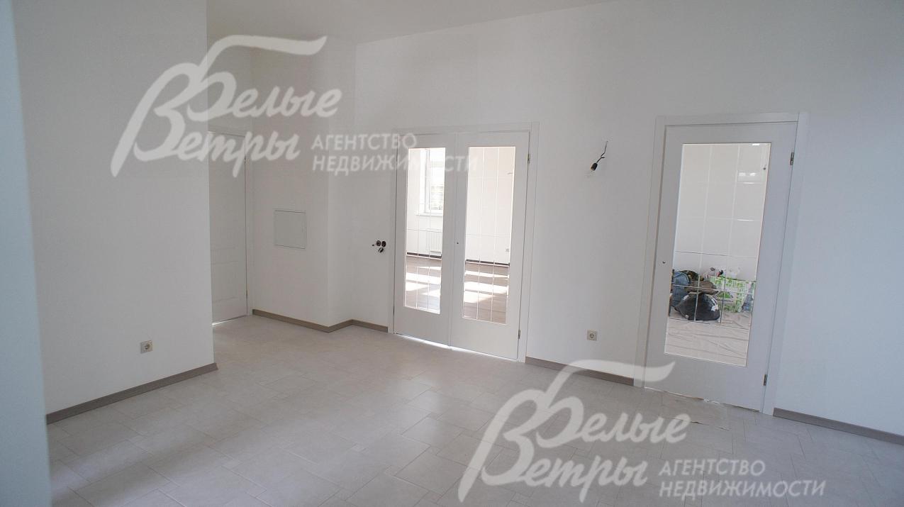 Холл 21 кв.м на первом этаже