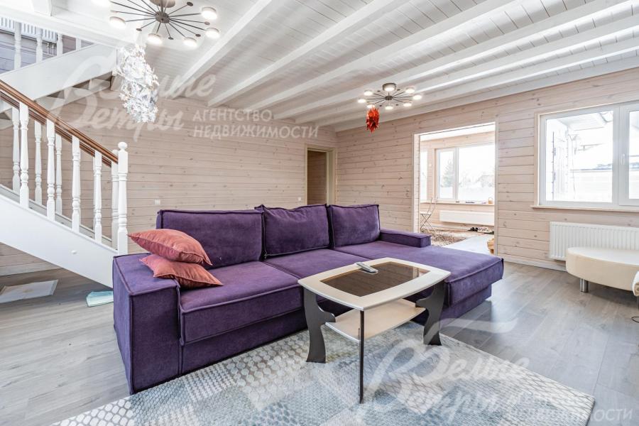 Полностью меблированная гостиная