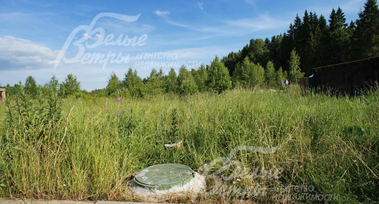 Участок в коттеджном поселке с центральными коммуникациями