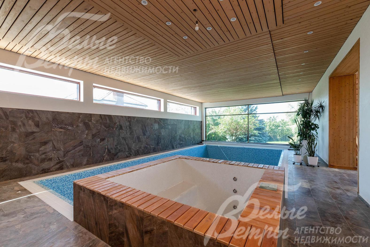 Бассейн с джакузи