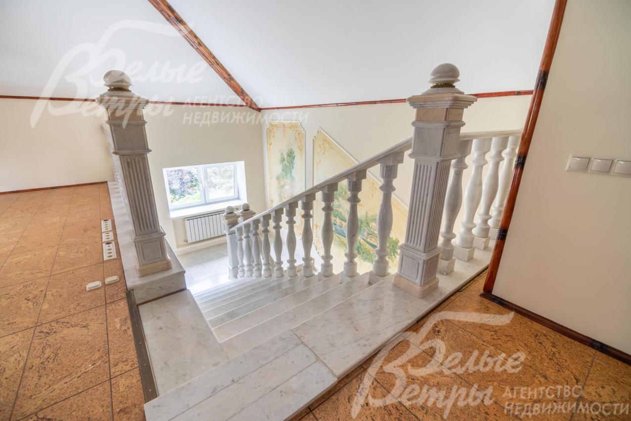 Лестница на жилой мансардный этаж