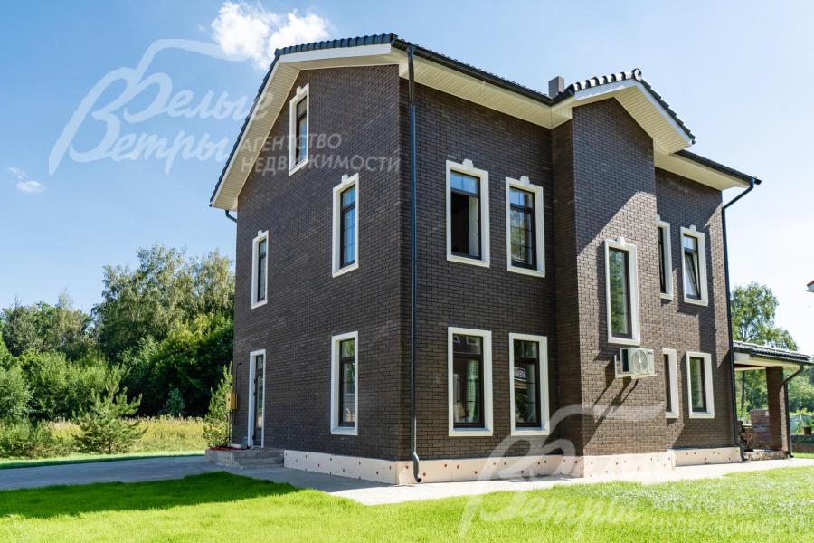 Коттеджный посёлок - охраняемый, с центральными коммуникациями