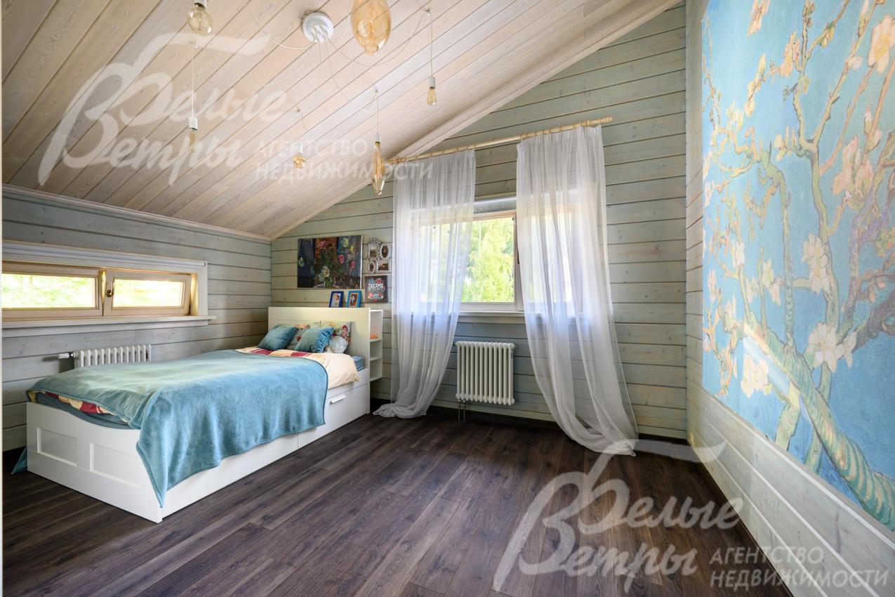 Вторая спальня второго этажа 15,6 кв.м (детская) 