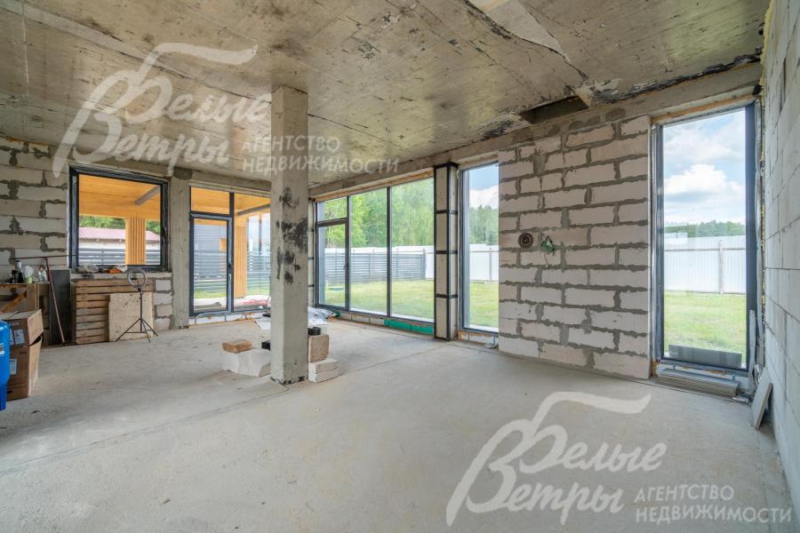 Дом внутри под отделку.