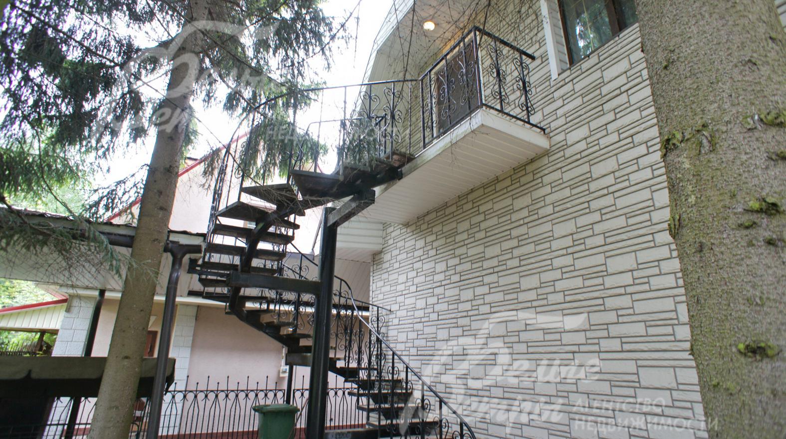 Отдельный вход в квартиру для персонала