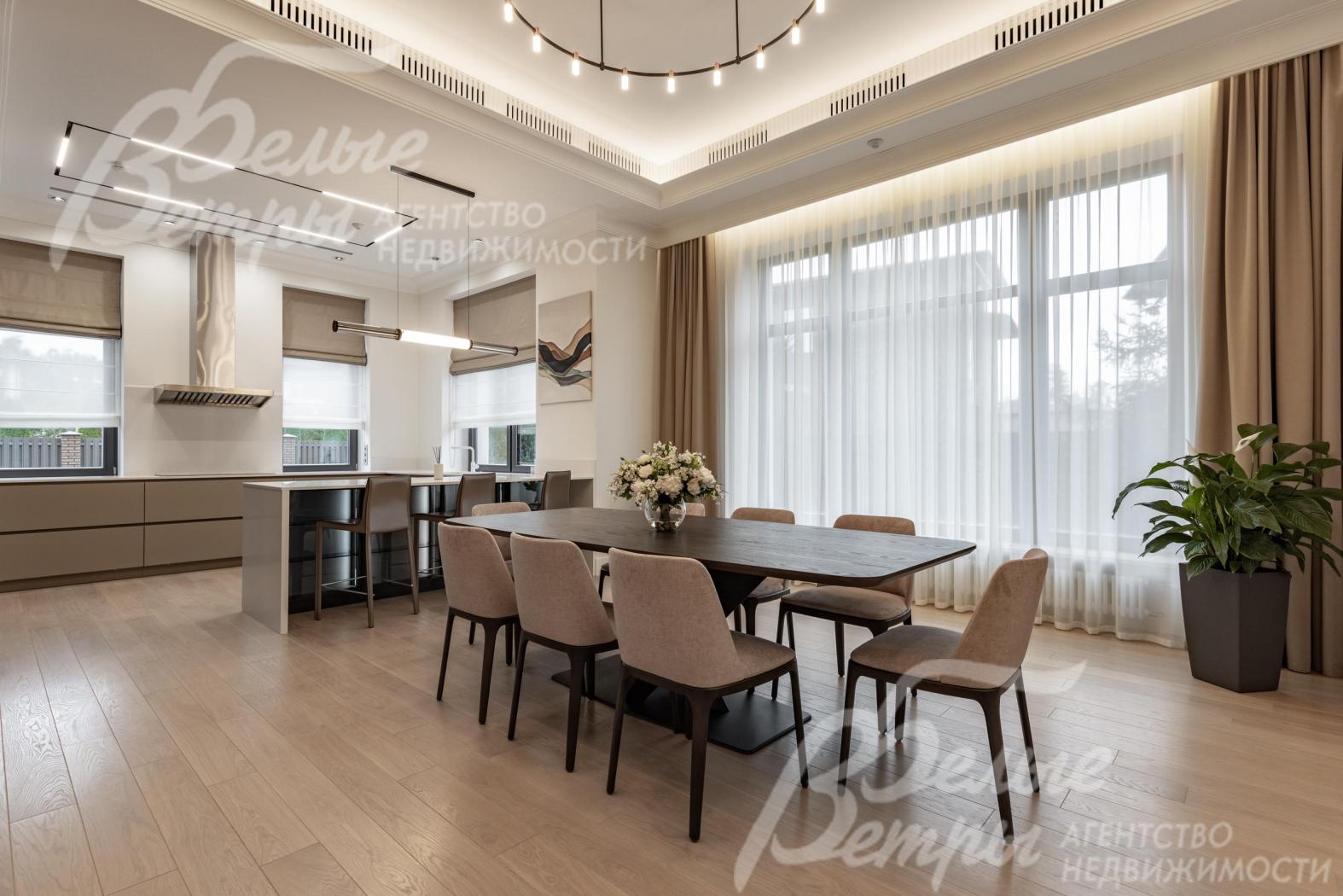 Большой обеденный стол на 8 персон