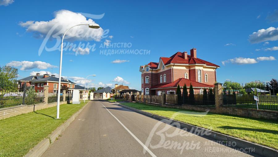 Сформированный строго охраняемый коттеджный поселок 