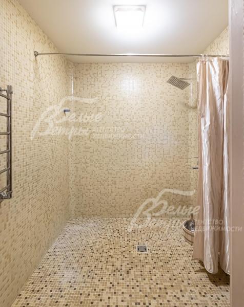 Душевая в зоне сауны