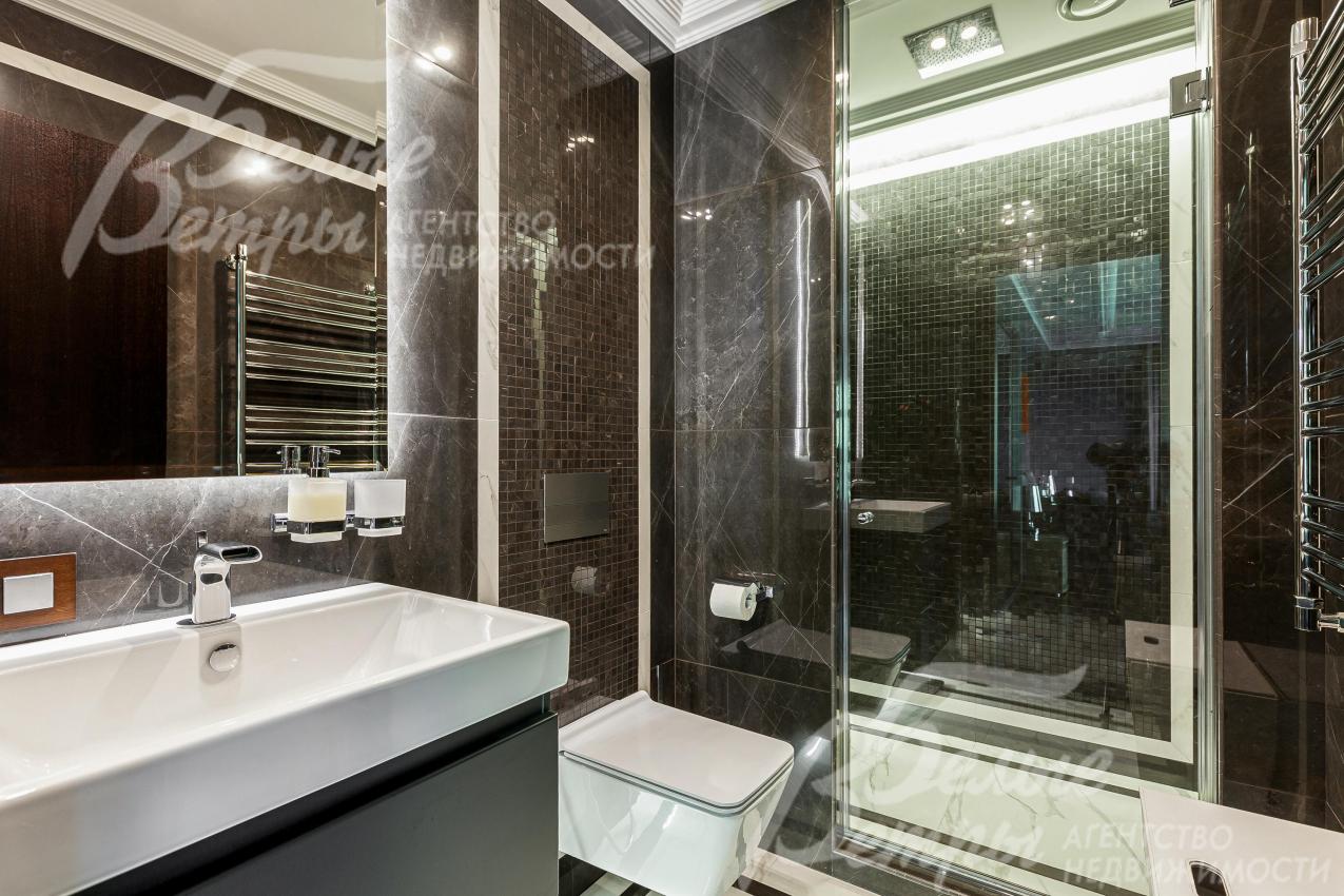 Санузел в мастер-спальне