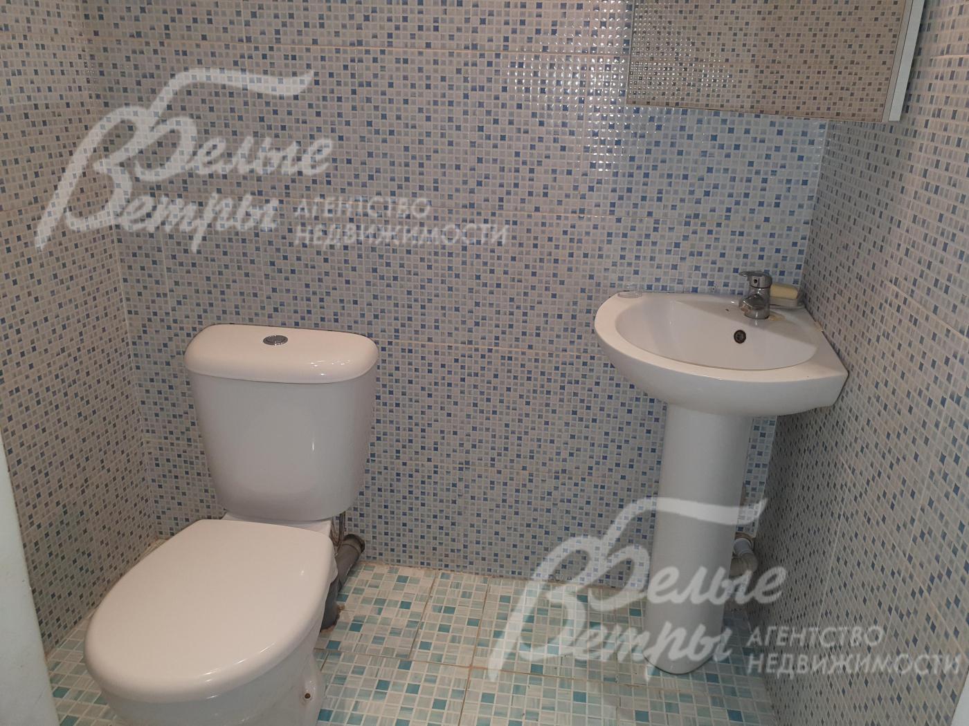 Гостевой санузел на первом этаже