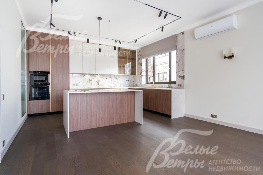 Зоны кухни и столовой разделяет остров 1.85*1.05м