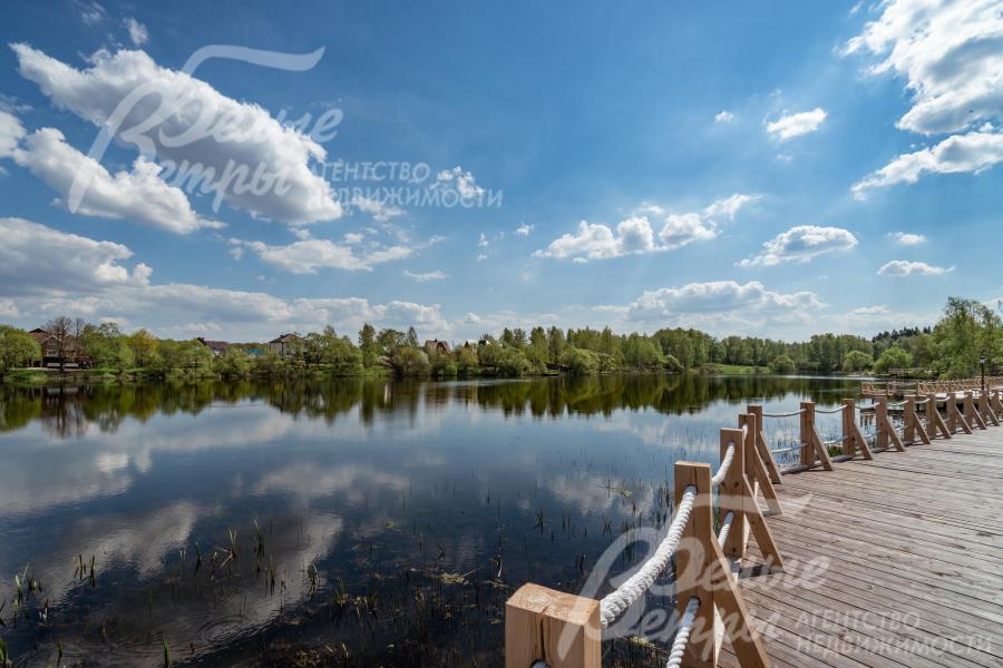 Каскад озер в поселке Александровы Пруды