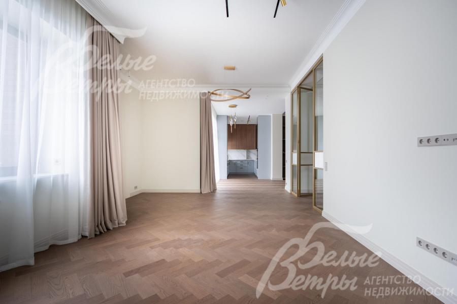 Гостиная-кухня -столовая 44 кв.м с выходом на террасу и участок