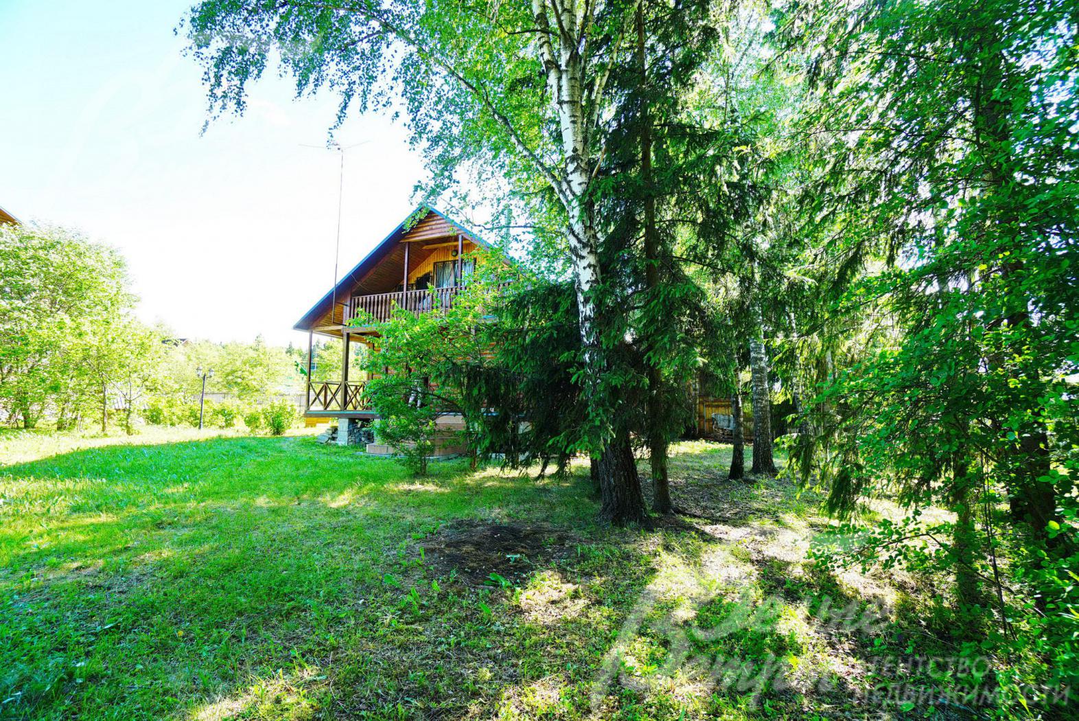 Двухэтажный гостевой дом с баней