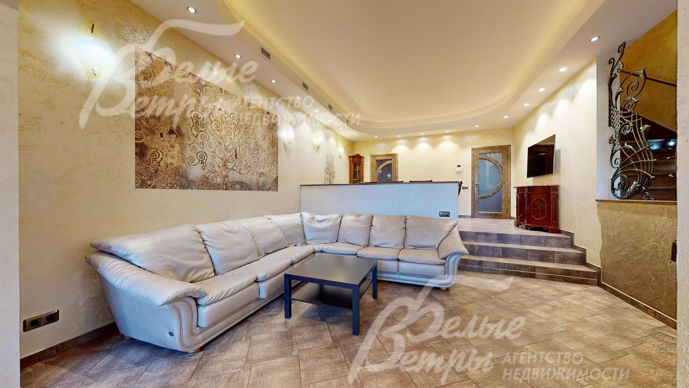 Гостиная с зоной столовой общей площадью 48 кв.м