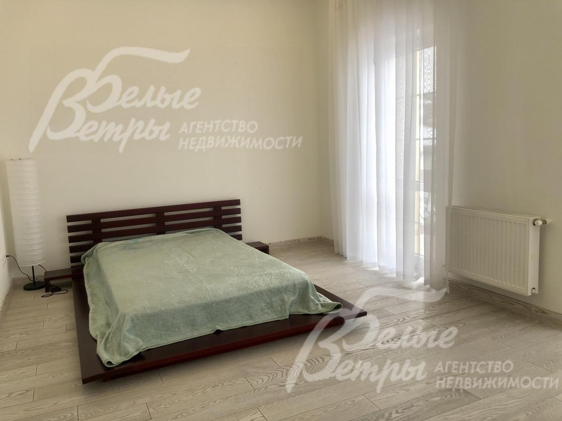 Панорамные окна в спальне