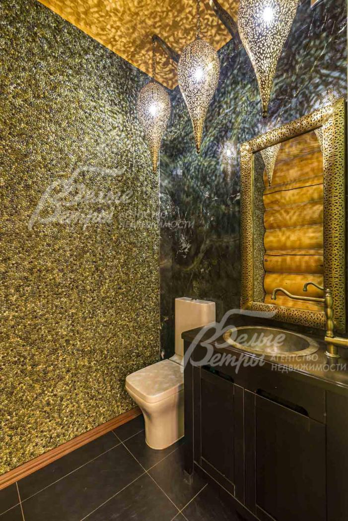 Санузел в банном комплексе