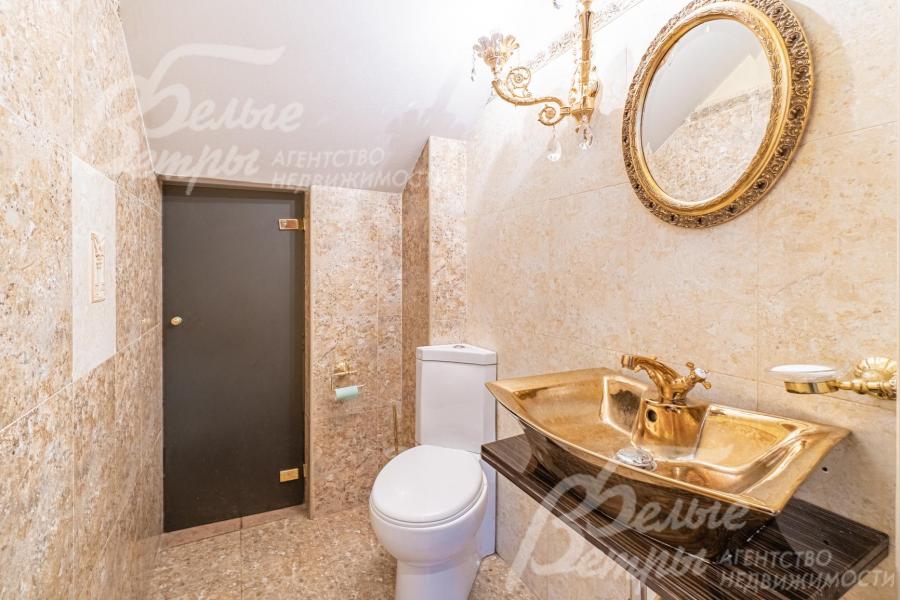 Гостевой санузел на первом этаже