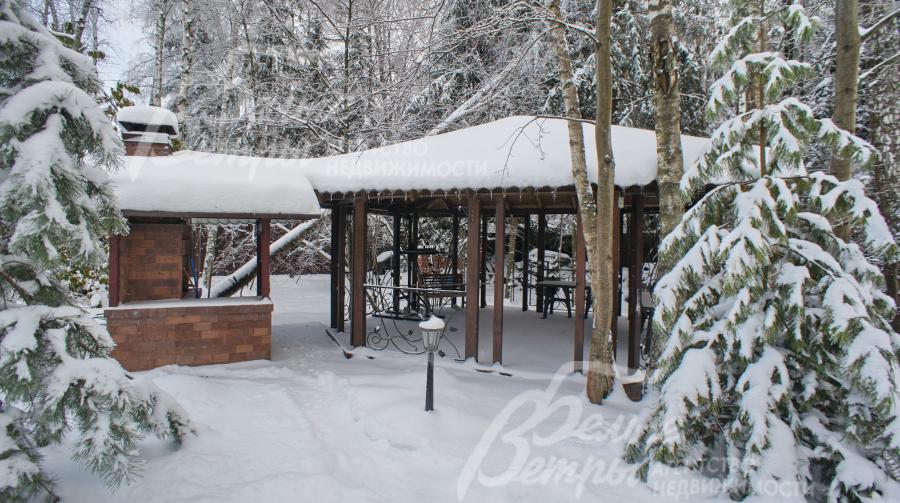 Беседка с барбекю и камином