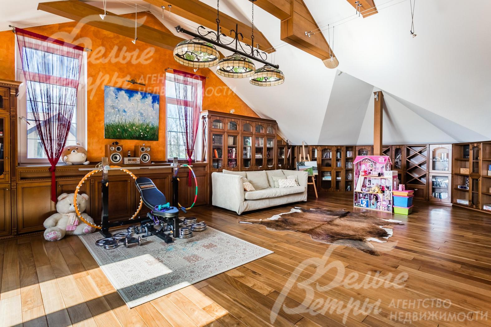 Игровая зона - тренажерный зал в мансарде