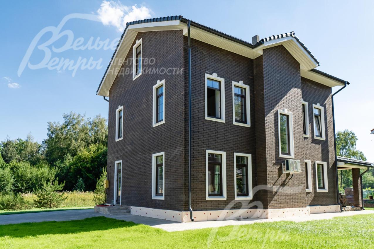 Коттеджный посёлок - охраняемый, с центральными коммуникациями