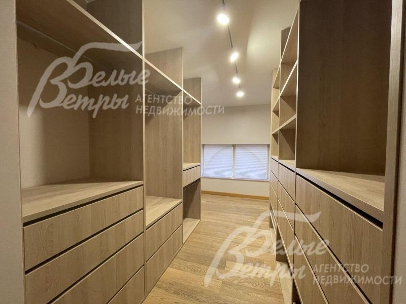 Гардеробная в мастер-спальне