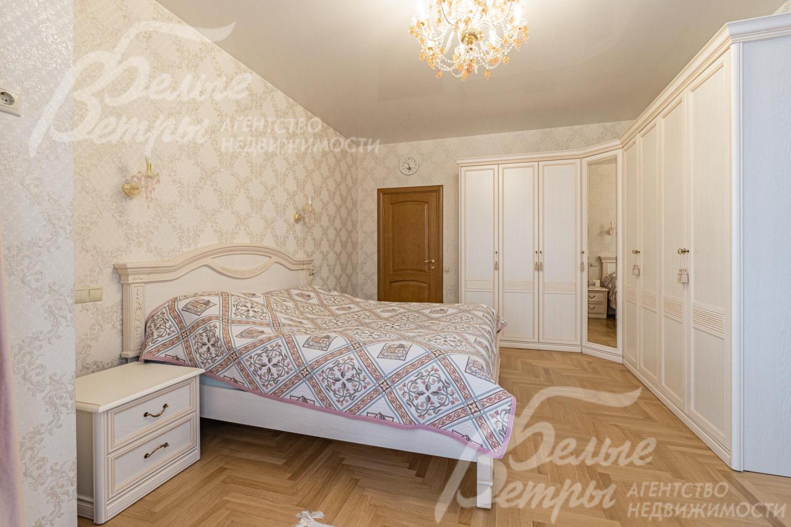 Мастер-спальня на втором этаже