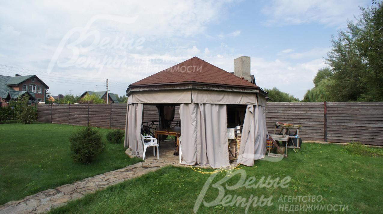 Беседка с летней кухней