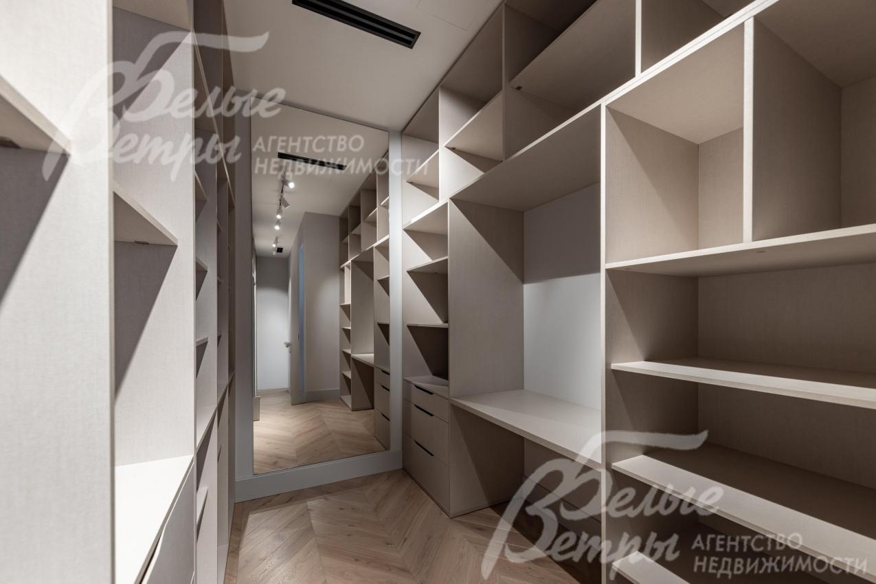 Гардеробная при детской спальне 2