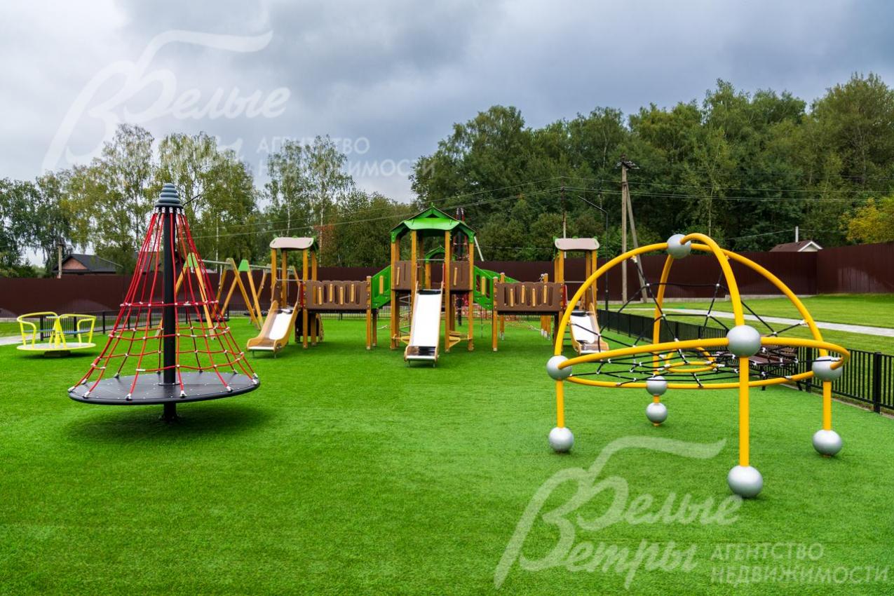 Детские площадки в поселке Ильичевка