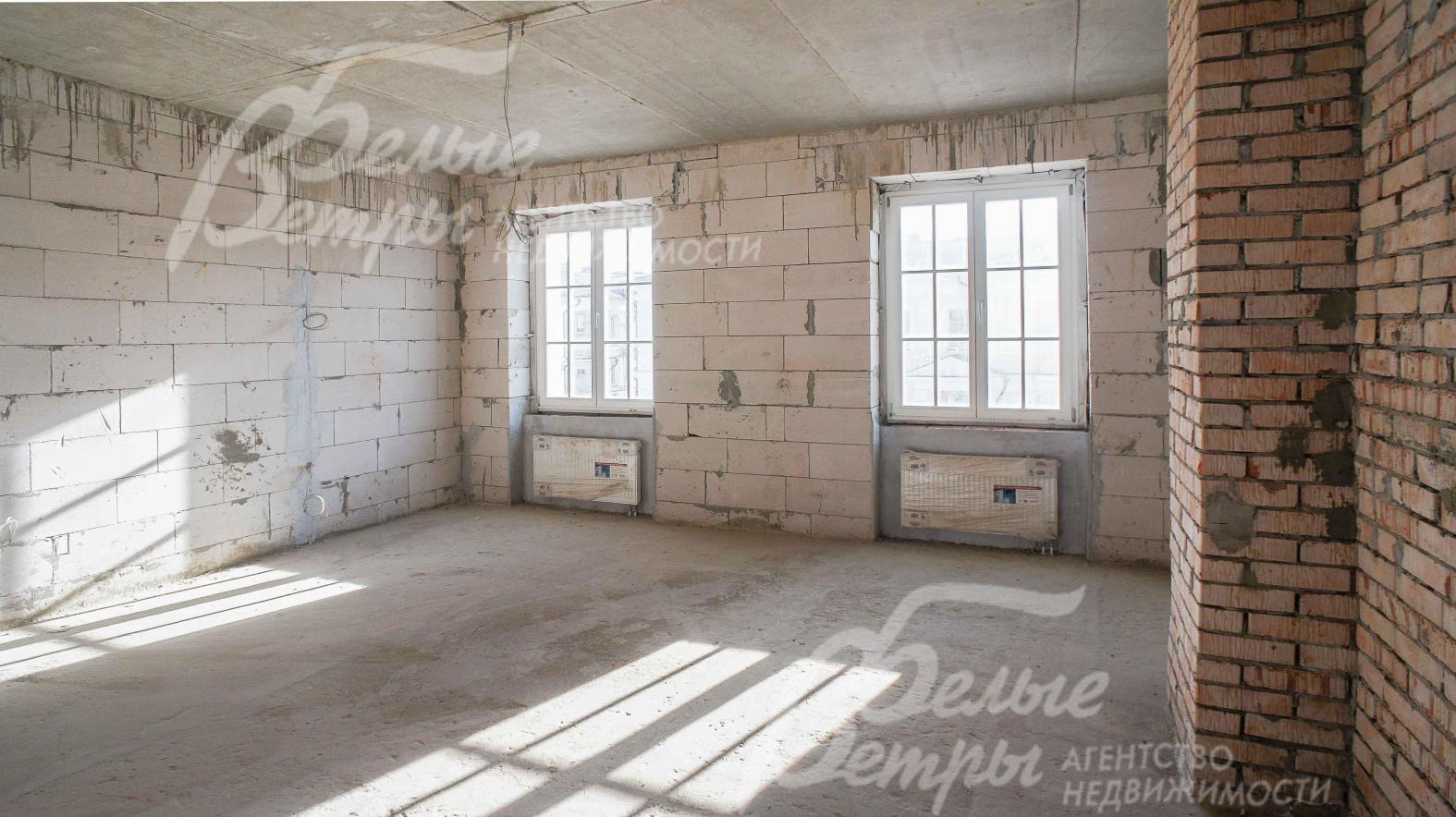 Большие светлые спальни