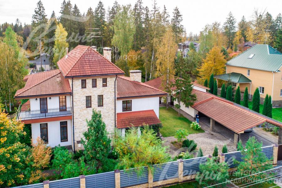 Основной дом 555 кв.м меблирован на участке 60 кв.м в строго охраняемом коттеджном поселке ВИК