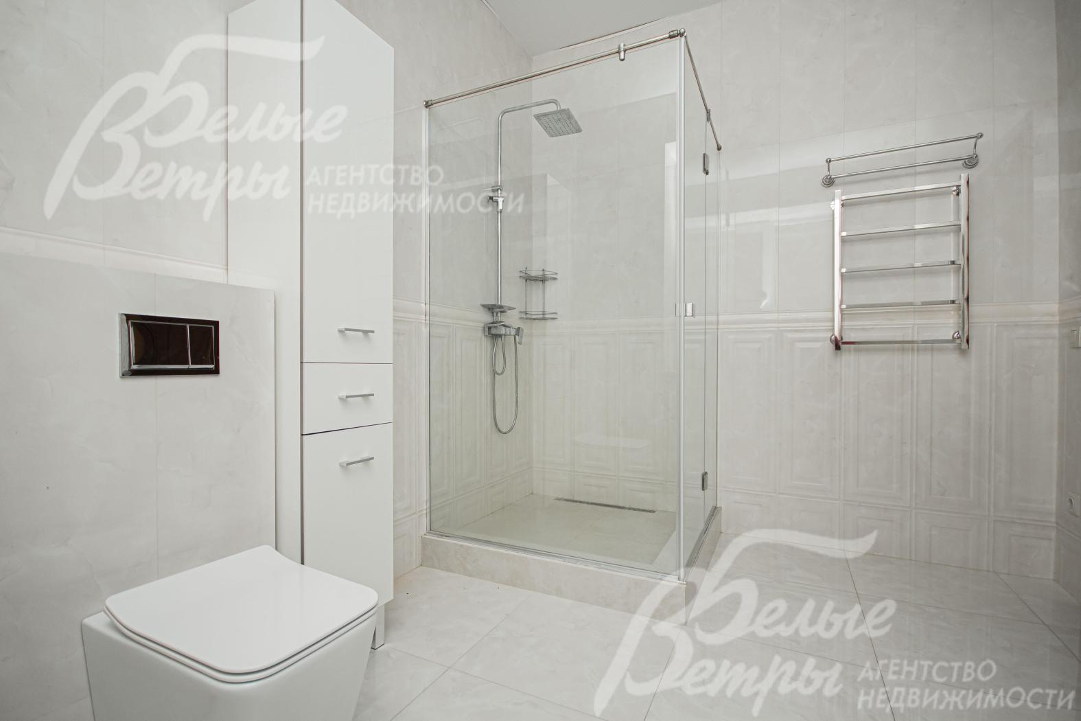 Стеклянная душевая в санузле 2-го этажа