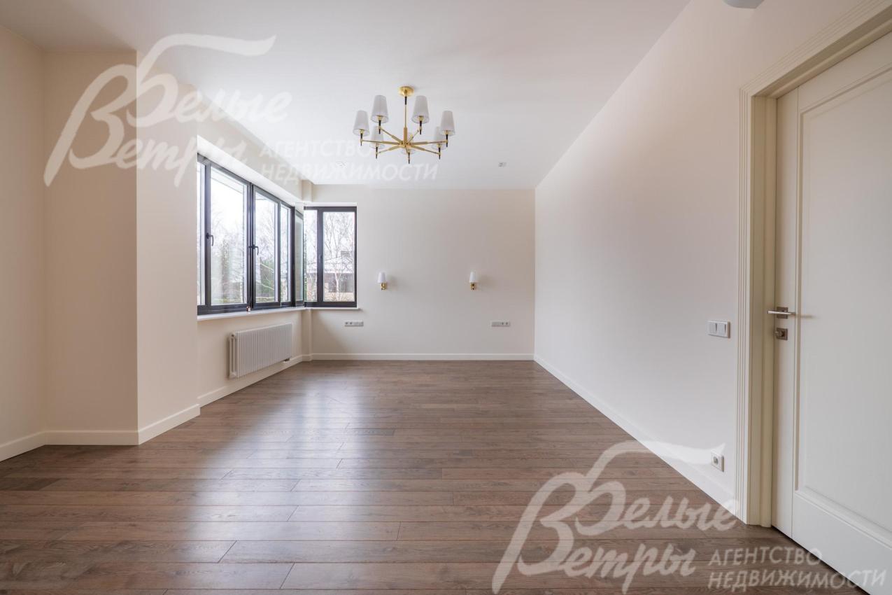 Мастер-спальня 27 кв.м со своим санузлом, гардеробной и балконом