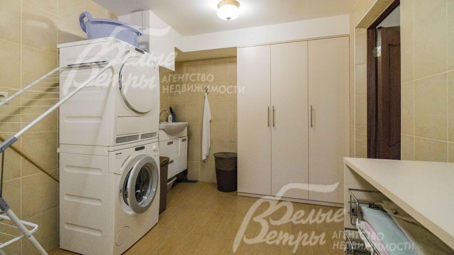 Постирочная 11,6 кв.м в цокольном этаже