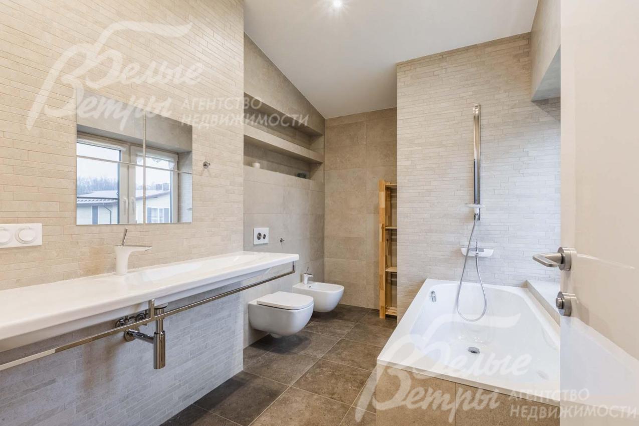 Санузел в мастер-спальне