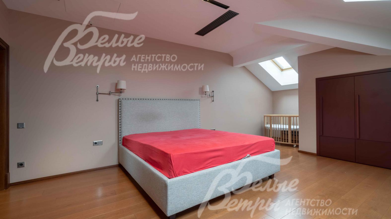 Гостевая спальня на мансардном этаже