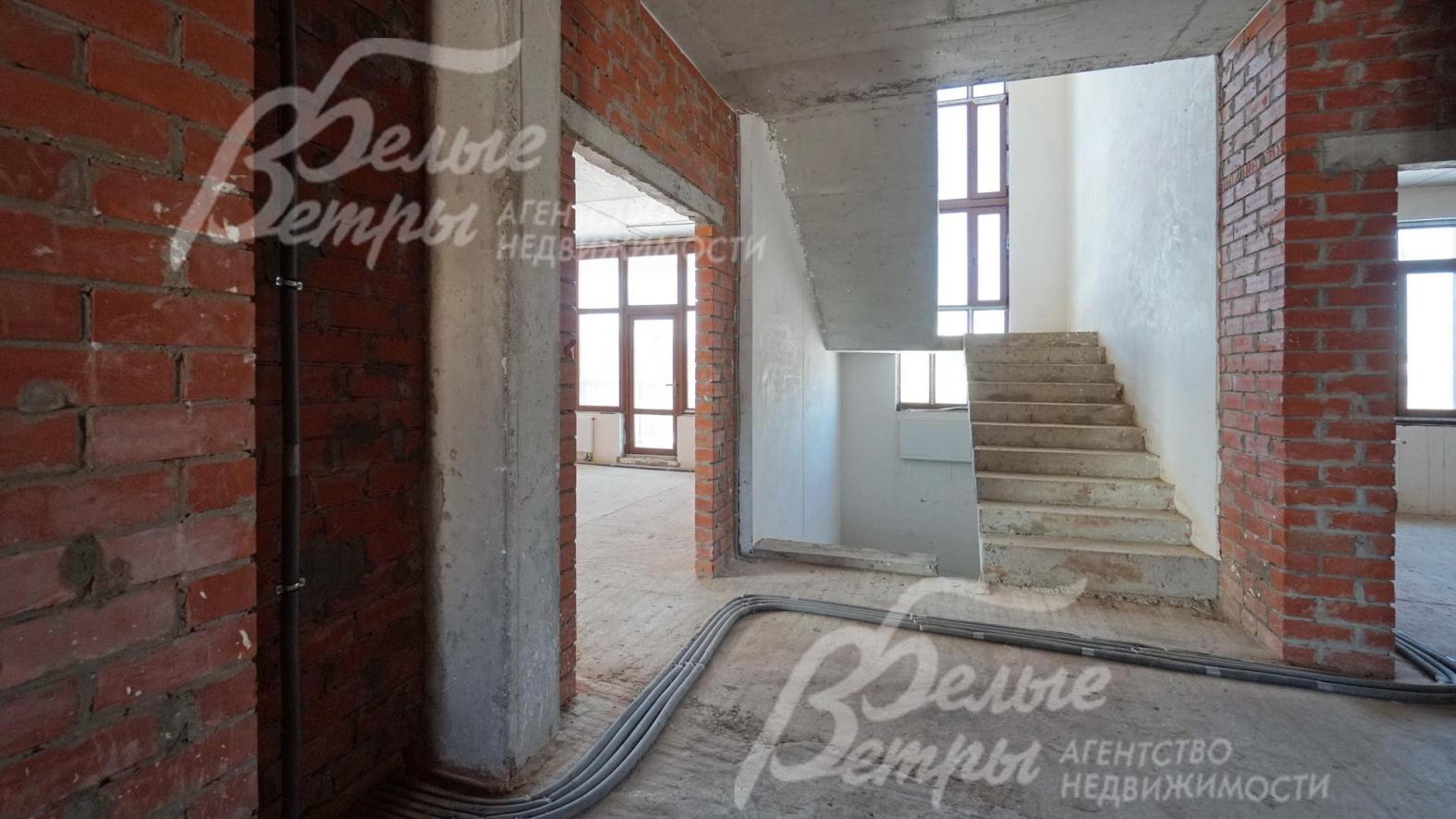 Широкая (1,1м) и комфортная монолитная лестница