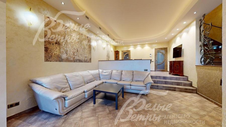 Гостиная с зоной столовой общей площадью 48 кв.м