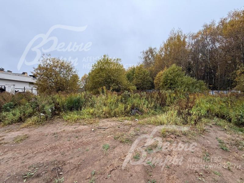 Участок находится в первой очереди сформированного коттеджного посёлка