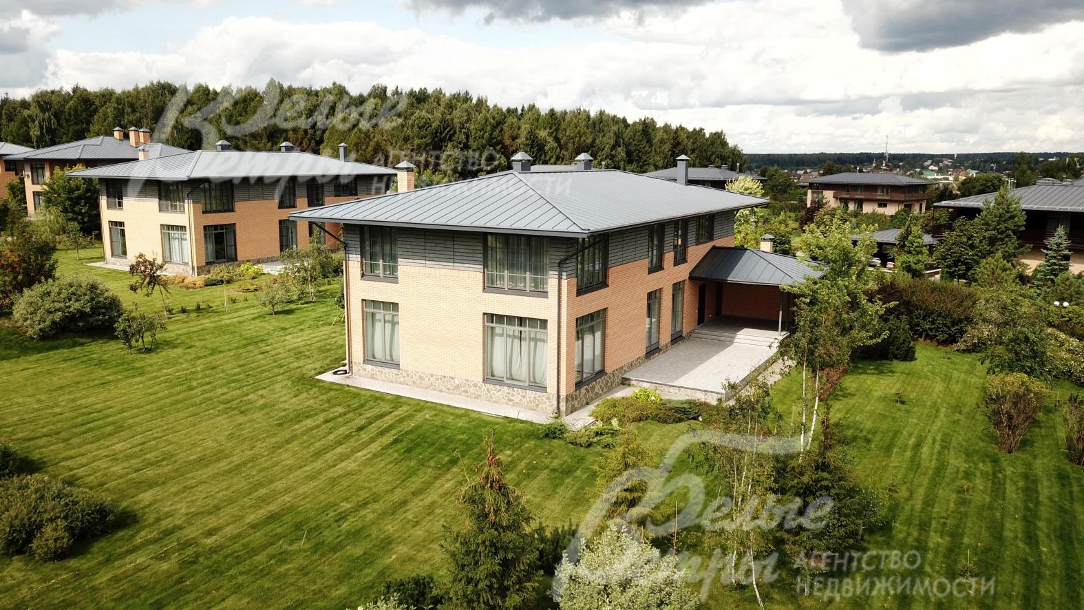 Современный дом органической архитектуры в поселке бизнес класса Варварино Эко