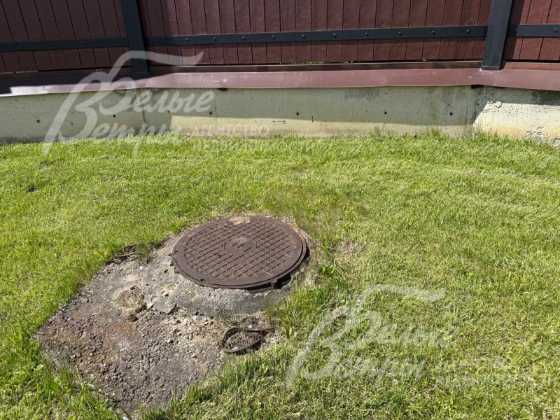На участке есть дренажные колодцы