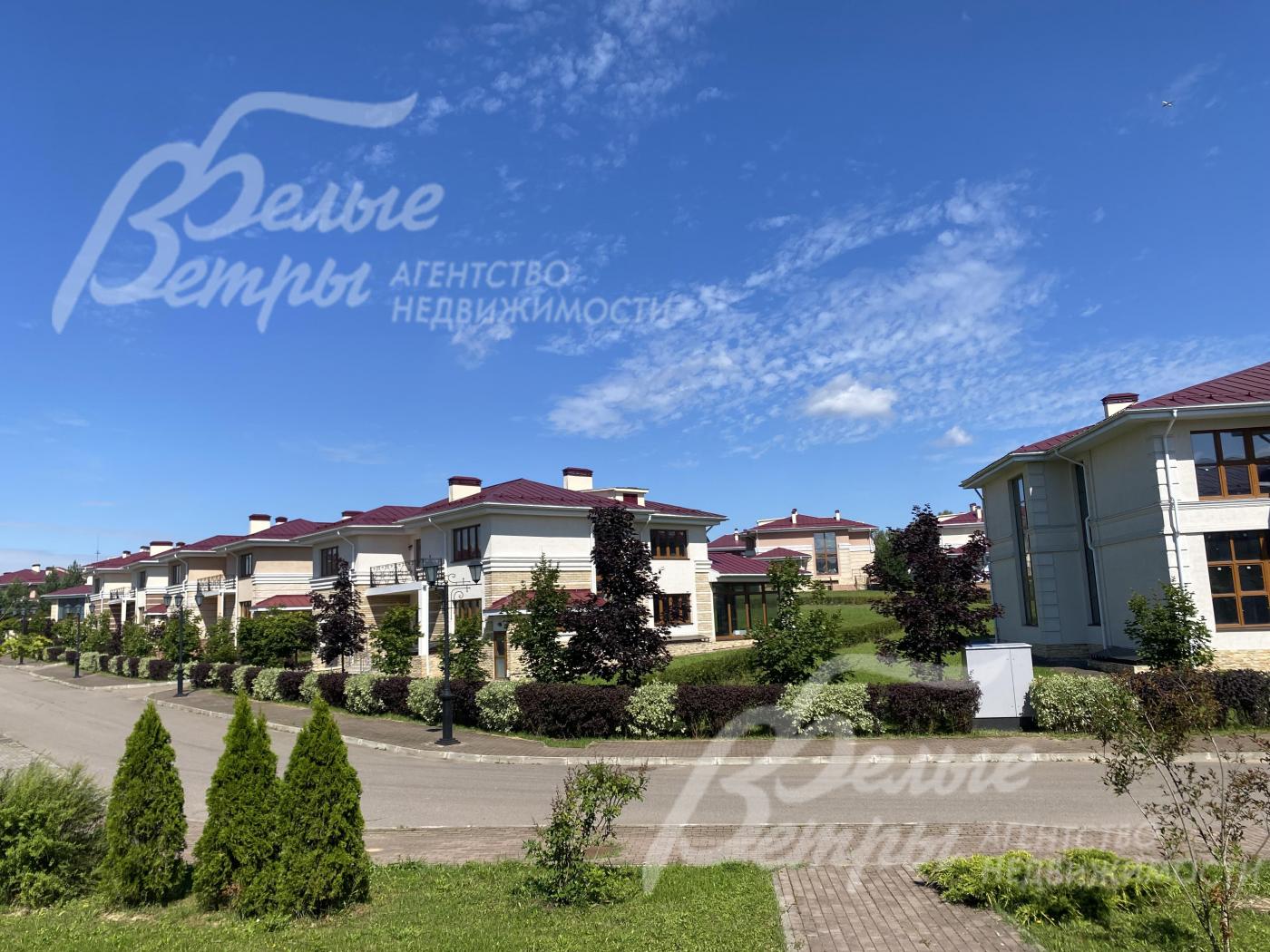 Дома в едином архитектурном стиле